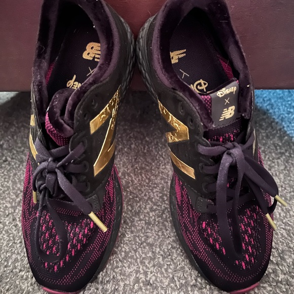 s-l400.jpg New Balance RunDisney Belle Sneakers